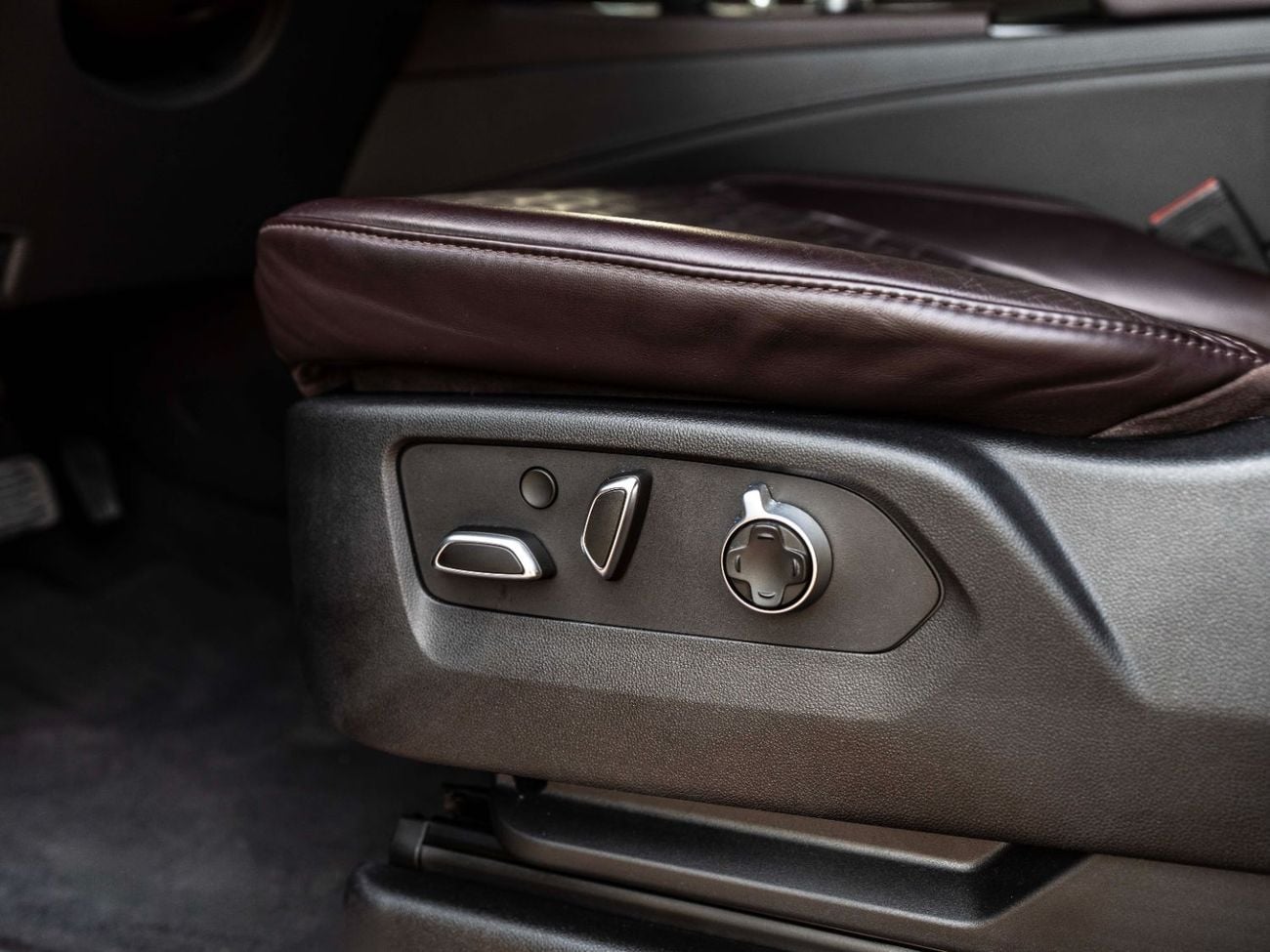 كاديلاك إسكالاد Sport Platinum 6.2L 4WD