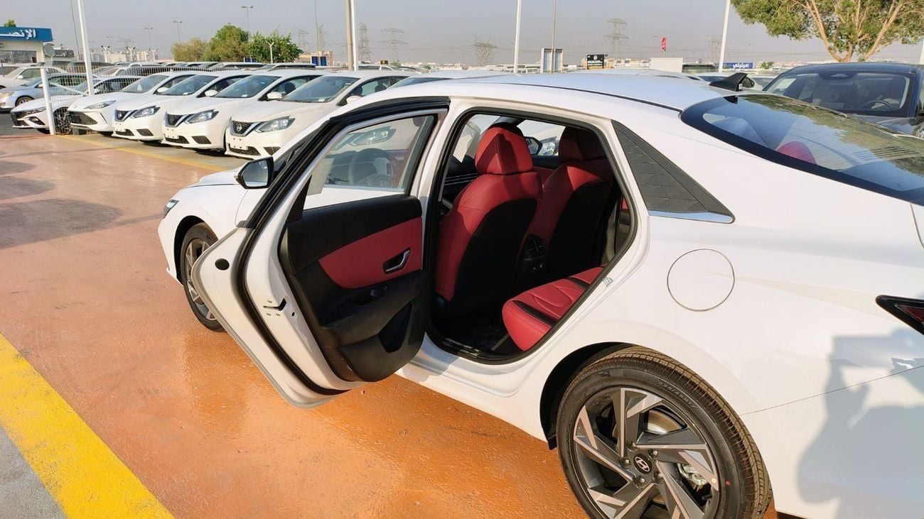 Hyundai Elantra SMART Comfort 1.6L Elite GLX 1.5L fully loaded - with leather seats and 17 alloy wheels