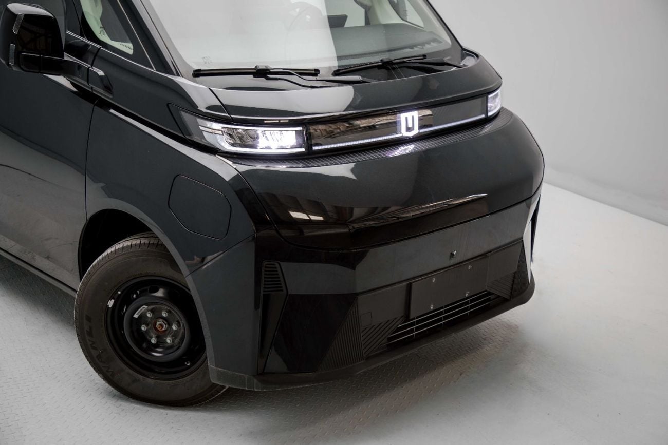 Geely Farizon  9-Seater EV - Black Inside Tan | Export Only