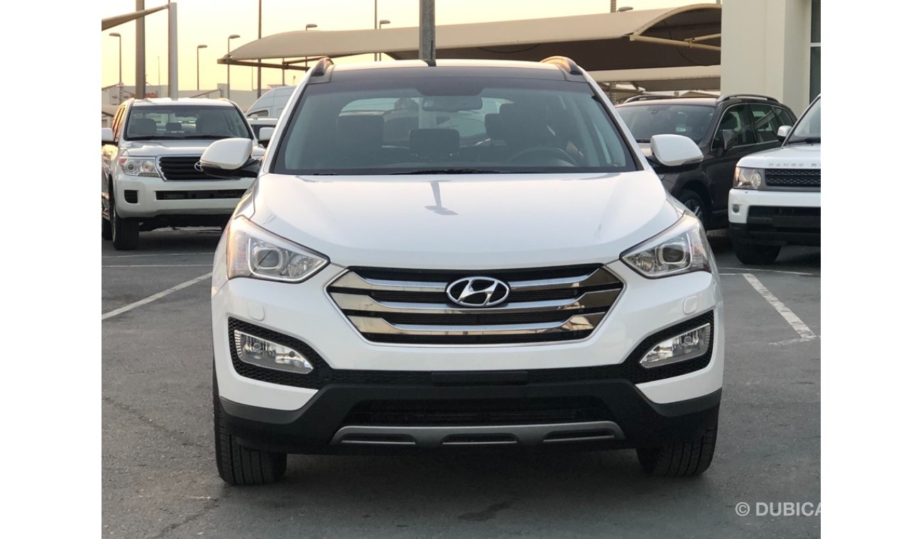 Hyundai Santa Fe Hyndi santafi model 2015 GCC car prefect condition low mileage panoramic roof leather seats Bluetoot