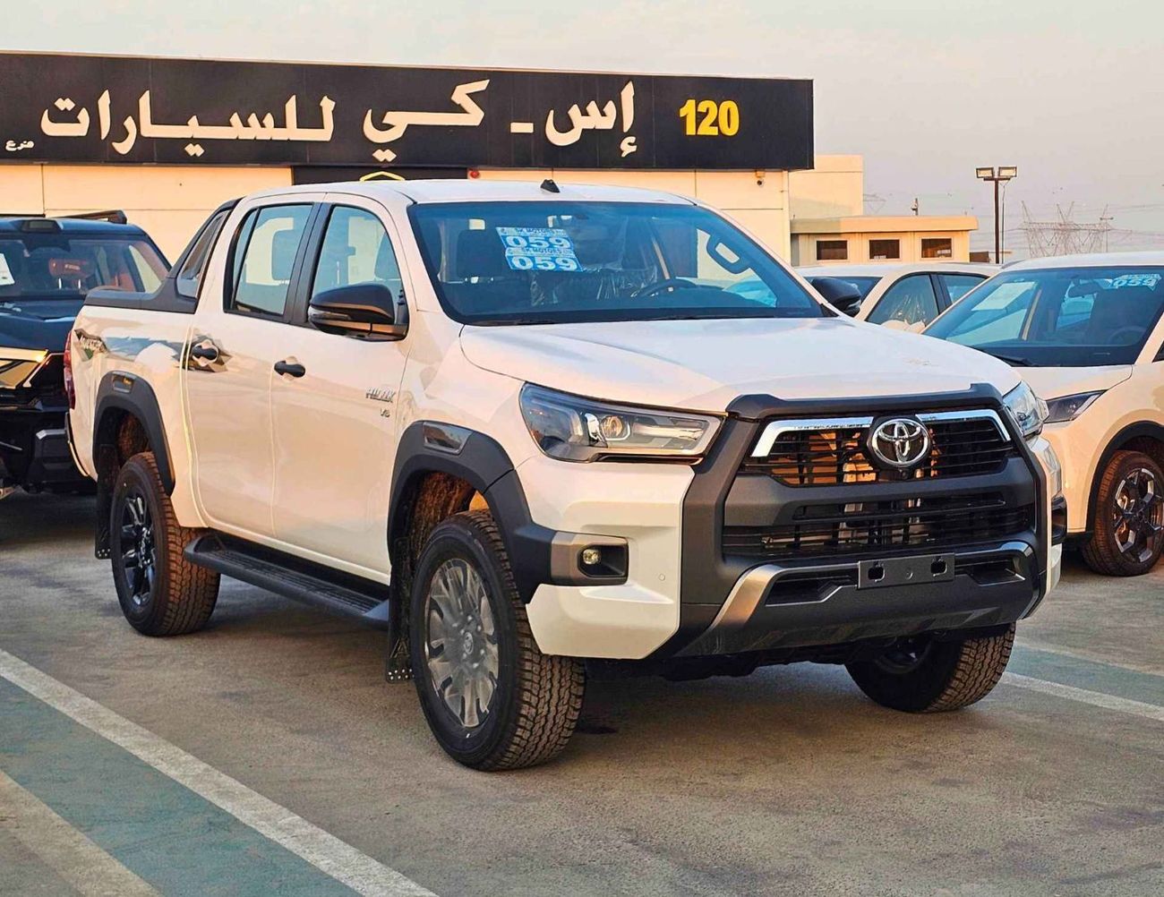 تويوتا هيلوكس ADVENTURE WIDE BODY / 4.0L V6 PETROL / BLIND SPOT / 360 CAMERA / BULLBAR / OVER FENDER (CODE # HPV6A