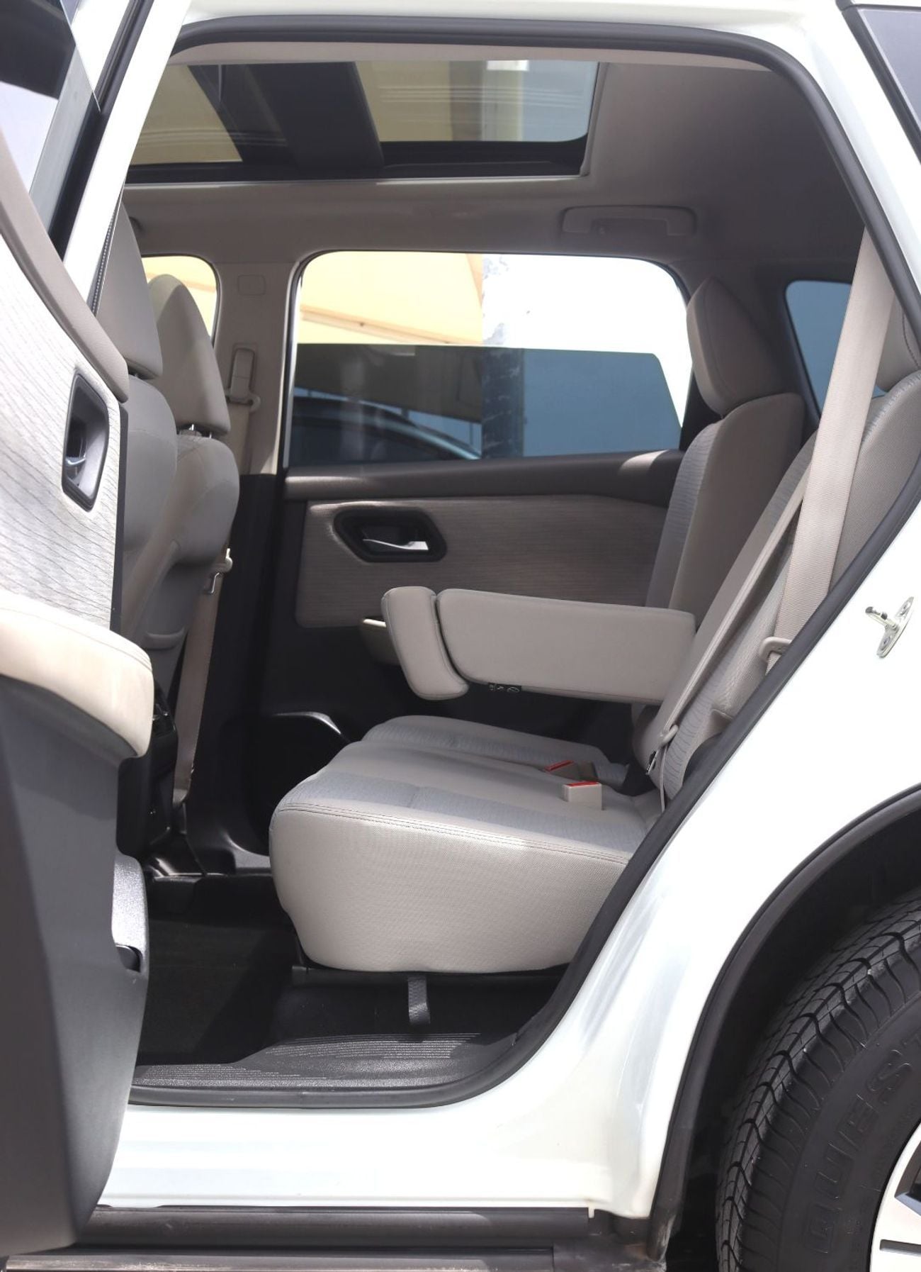 نيسان إكس تريل نيسان إكستريل - 2023 -خليجى - فل أوبشن - 4WD - بدون حوادث -محرك 2.5-عدد7مقاعد - بحاله ممتازه