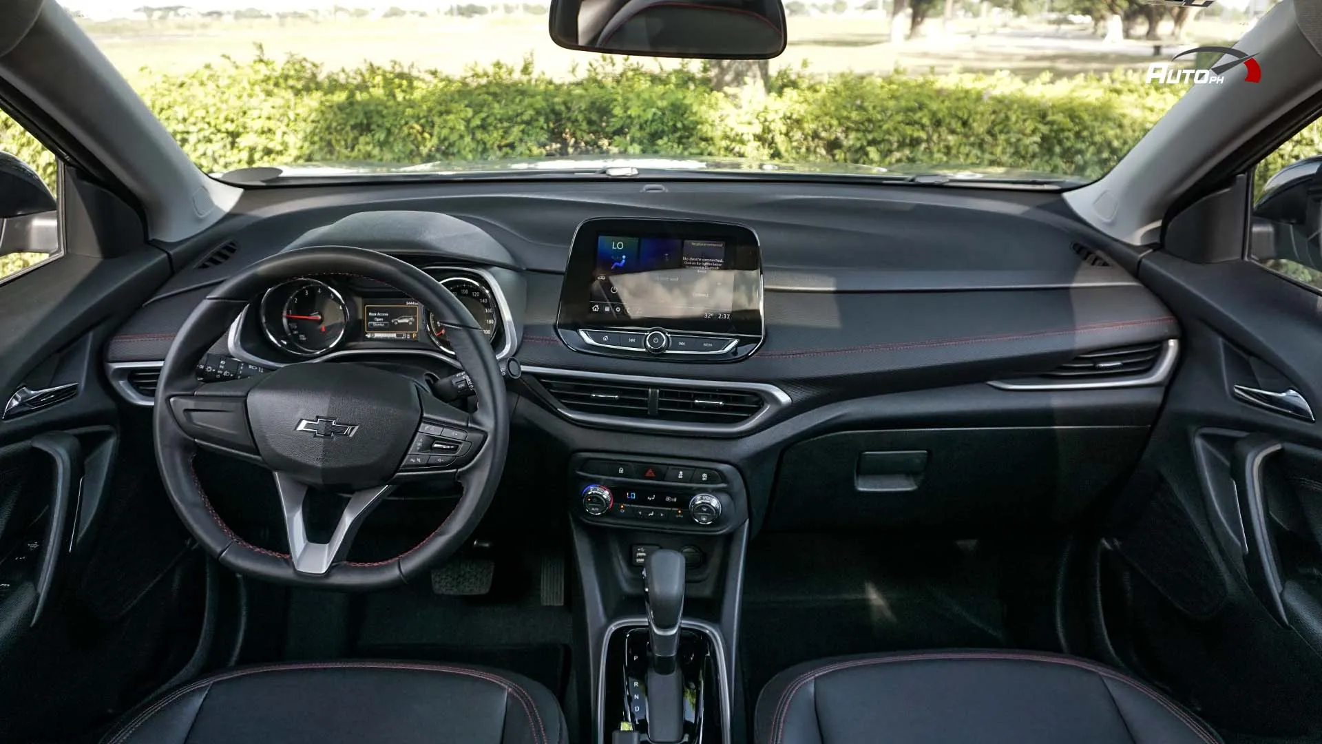 Chevrolet Tracker interior - Cockpit
