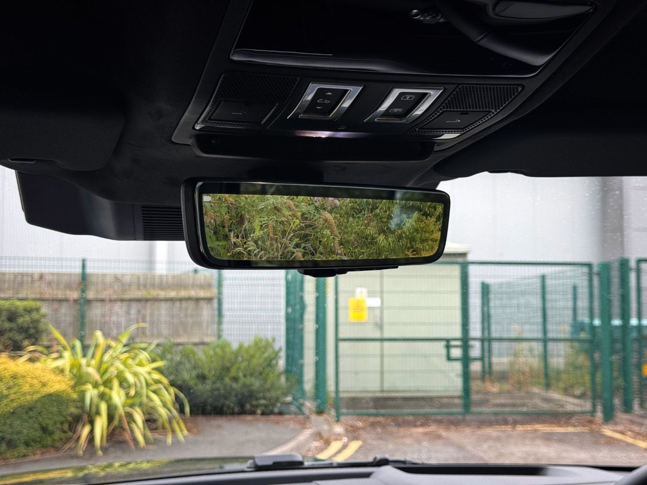 Land Rover Defender 110 X P425 5.0L V8 OVERFINCH in RIGHT HAND DRIVE (EXPORT ONLY)