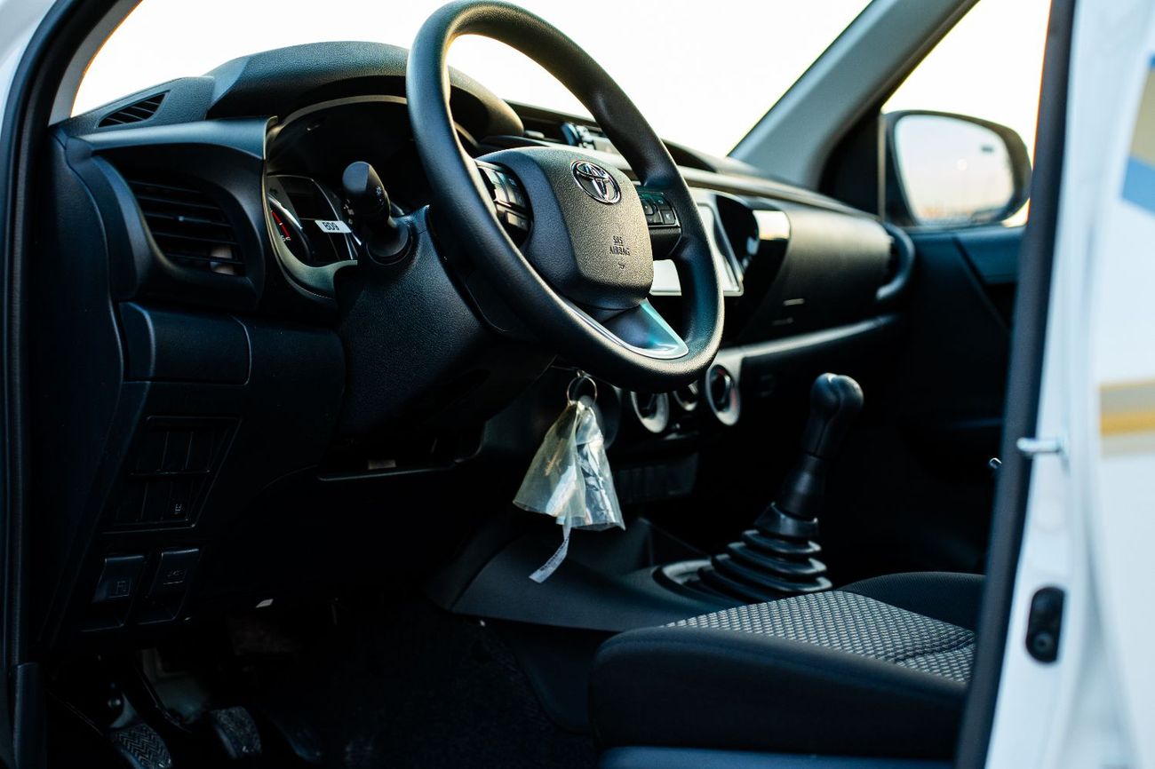 Toyota Hilux Toyota Hilux Pick-up 2.4L Diesel Double Cab 2025 Manual