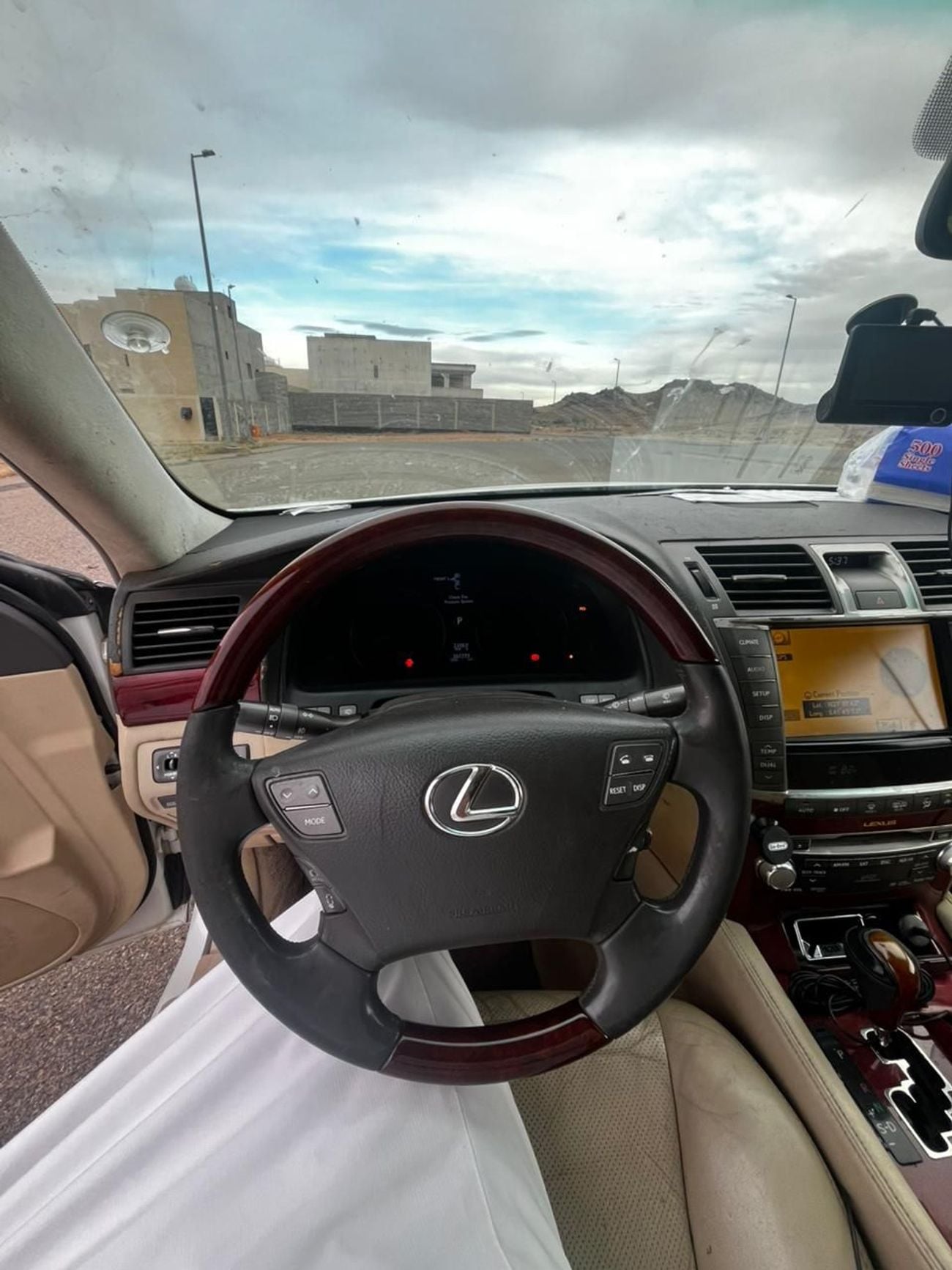 لكزس LS 460 LWB 4ST