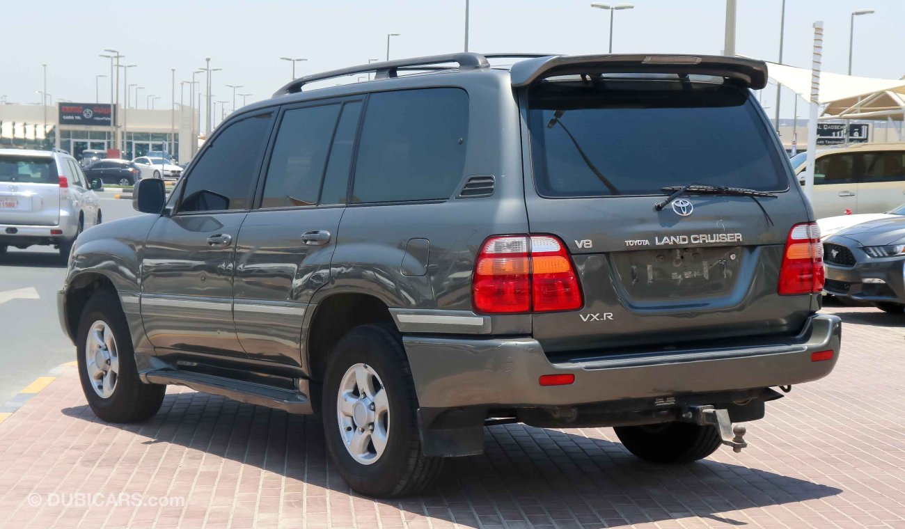 Toyota Land Cruiser VXR V8 5.7L