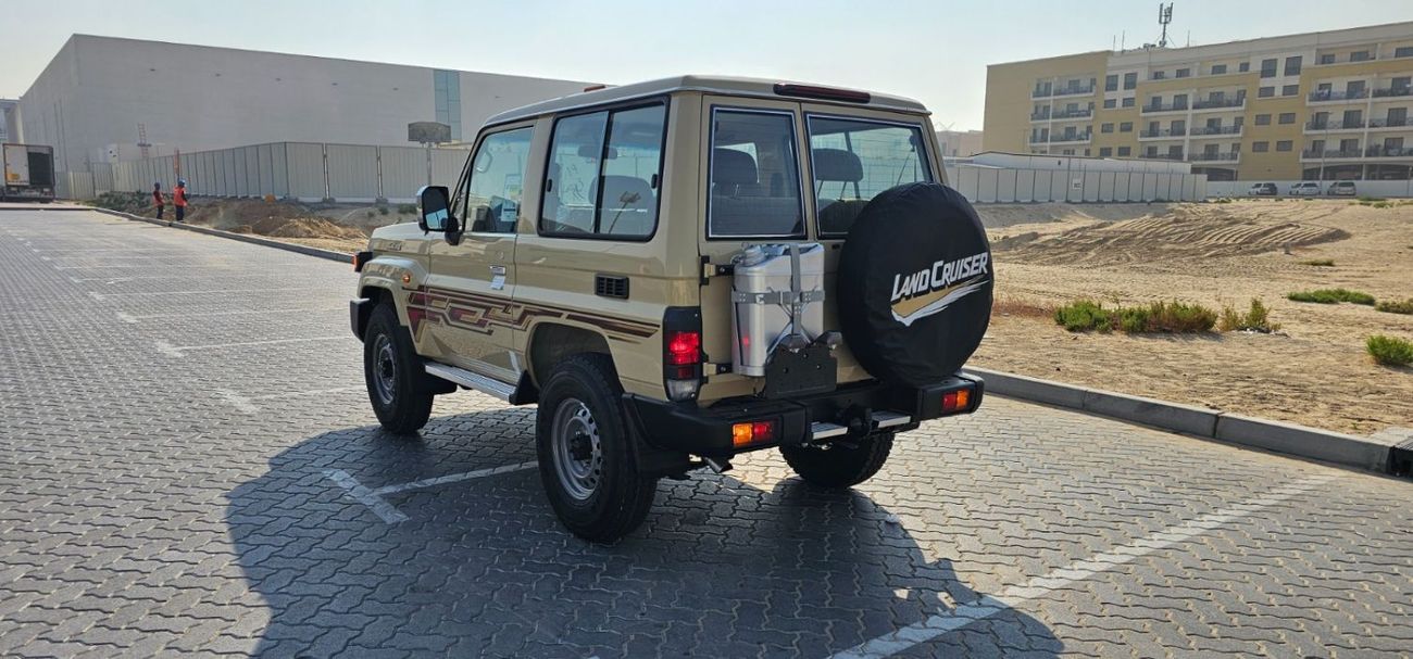 تويوتا لاند كروزر 70 ECTGEN002 - 2025 TLC71 Hardtop SWB 2.8L Diesel Auto Beige