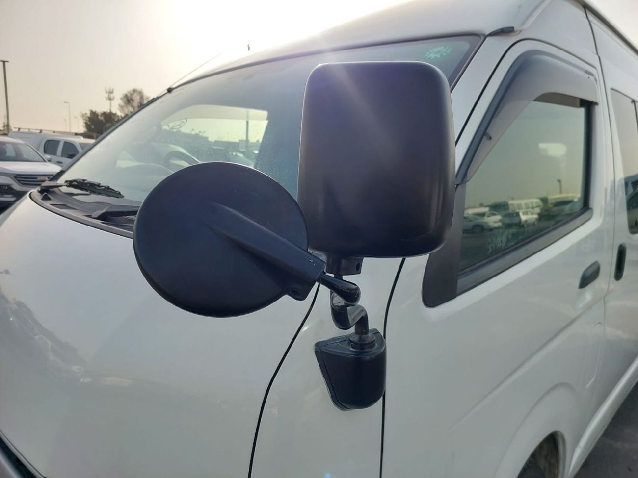 تويوتا هاياس TOYOTA HIACE COMMUTER VAN RHD 2011 MODEL 3.0 L DIESEL AUTOMATIC(PM07604)