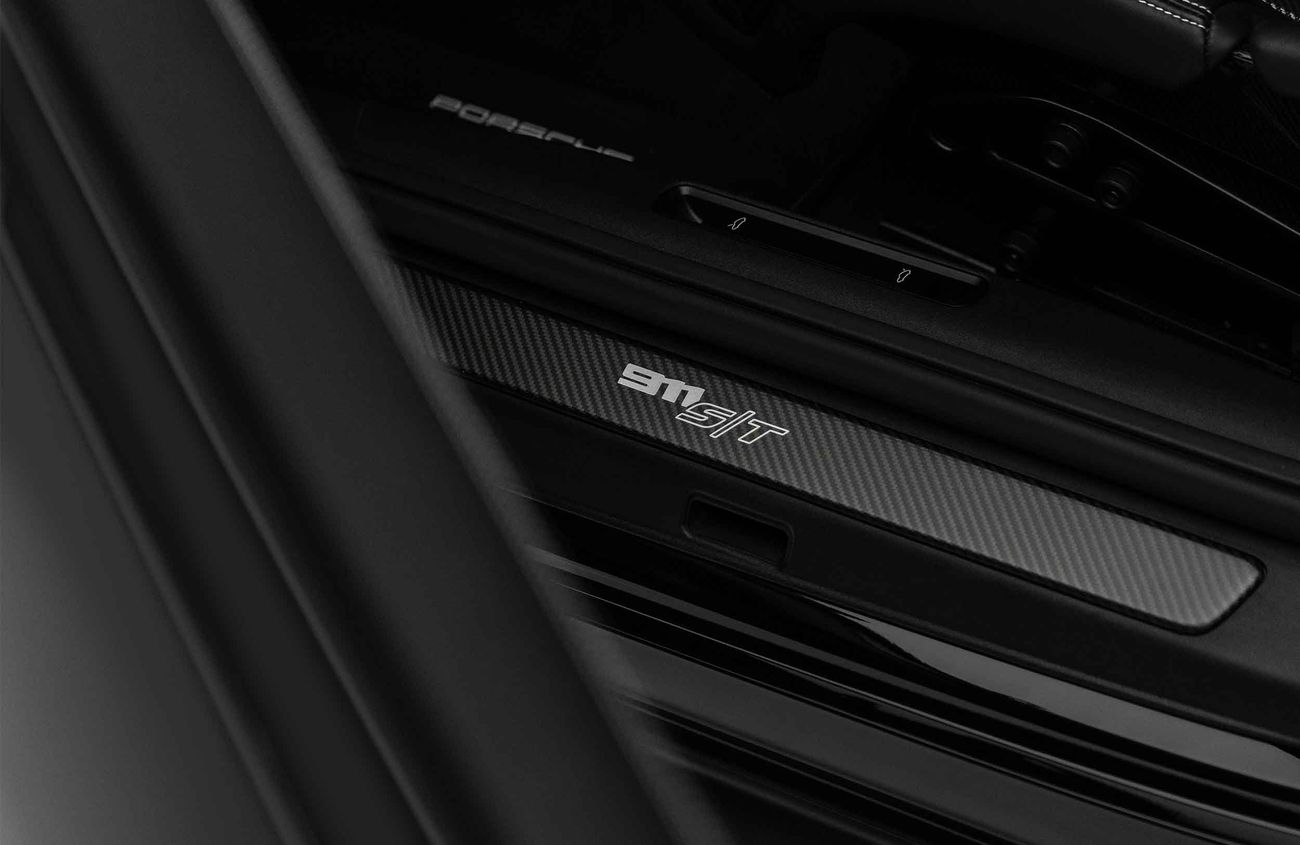 بورش 911 4.0L F-6 Naturally Aspirated Engine