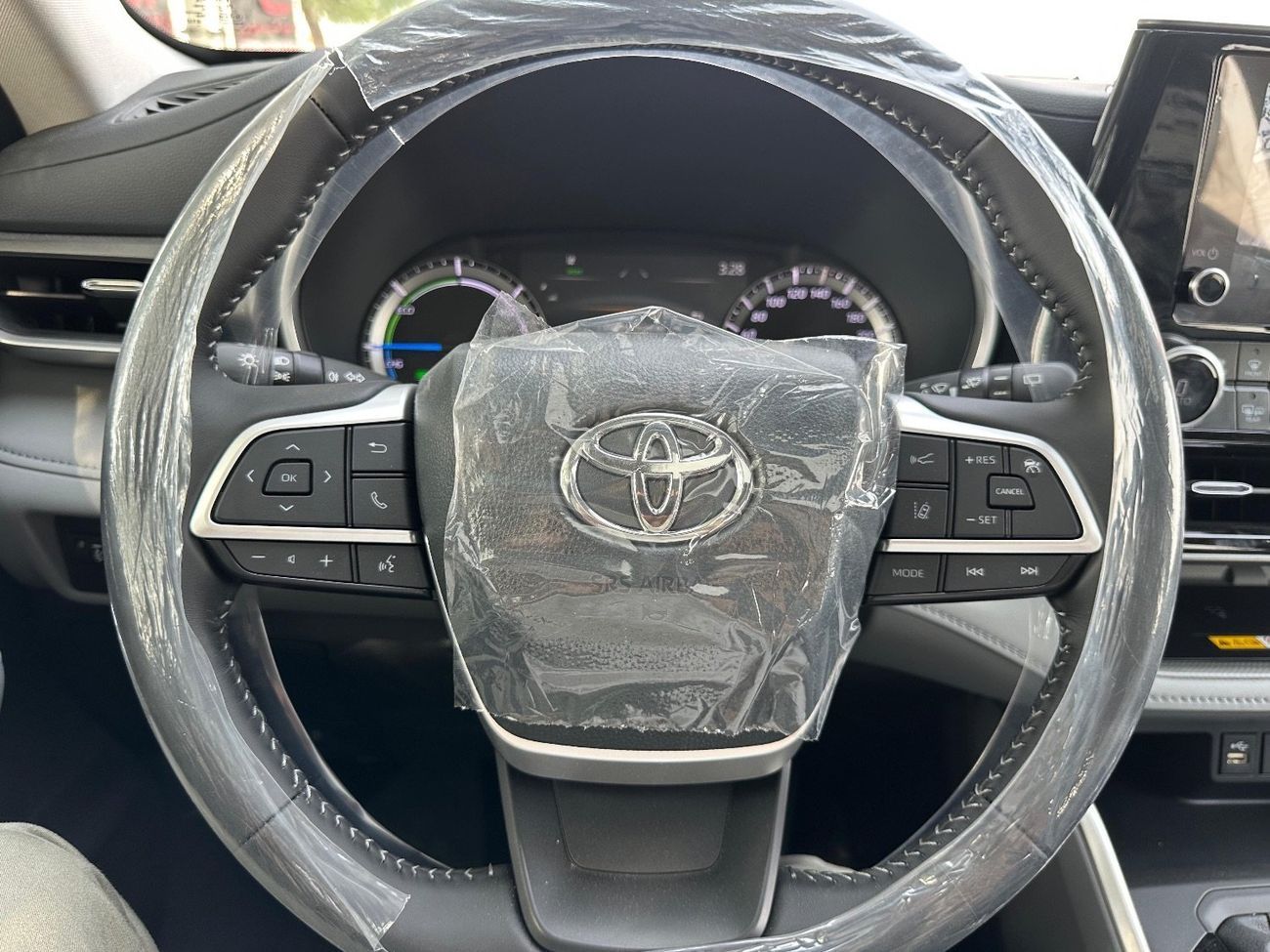 تويوتا هايلاندر 2.5L Hybrid GXR (AWD)