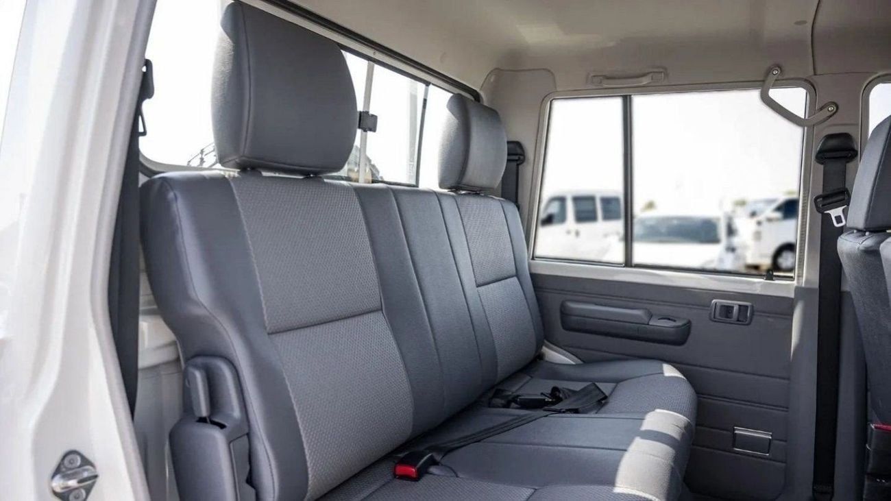 Toyota Land Cruiser Pick Up Toyota Land Cruiser Pickup LC79 4.2L Diesel MT 2024_White