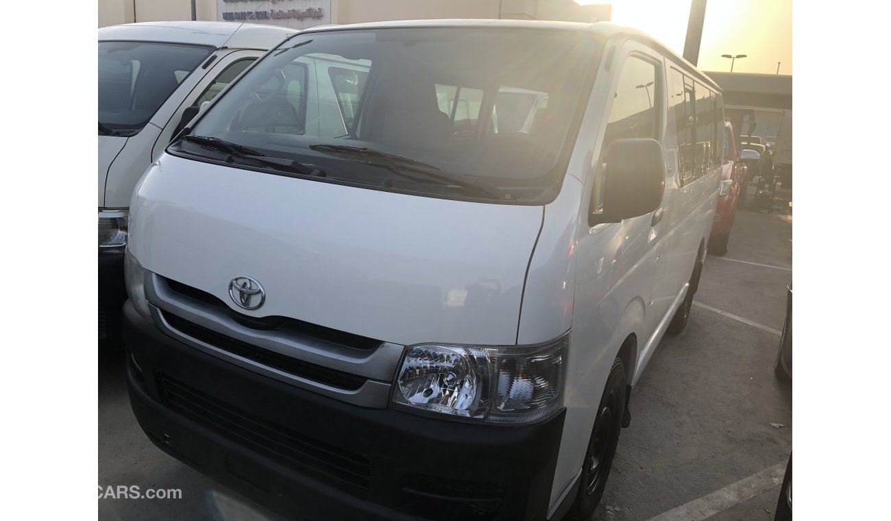 Toyota Hiace Toyota Hiace Bus 13 str,model:2010. Excellent condition