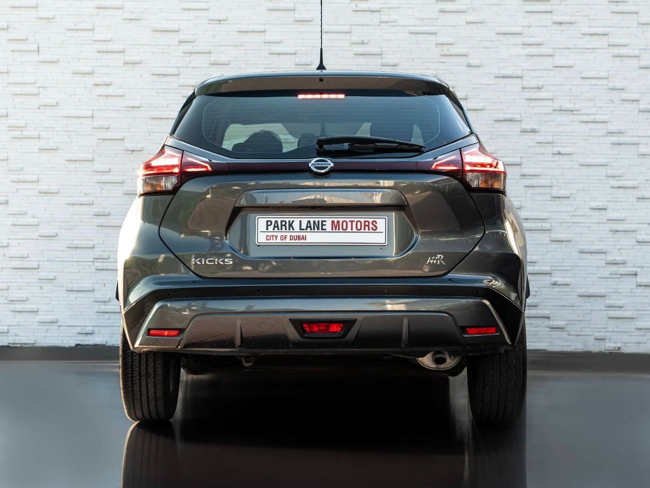 نيسان كيكس AED 943 PM • KICKS SV • ONLY 20,000 KM • FULL SERVICE HISTORY • PRISTINE CONDITION