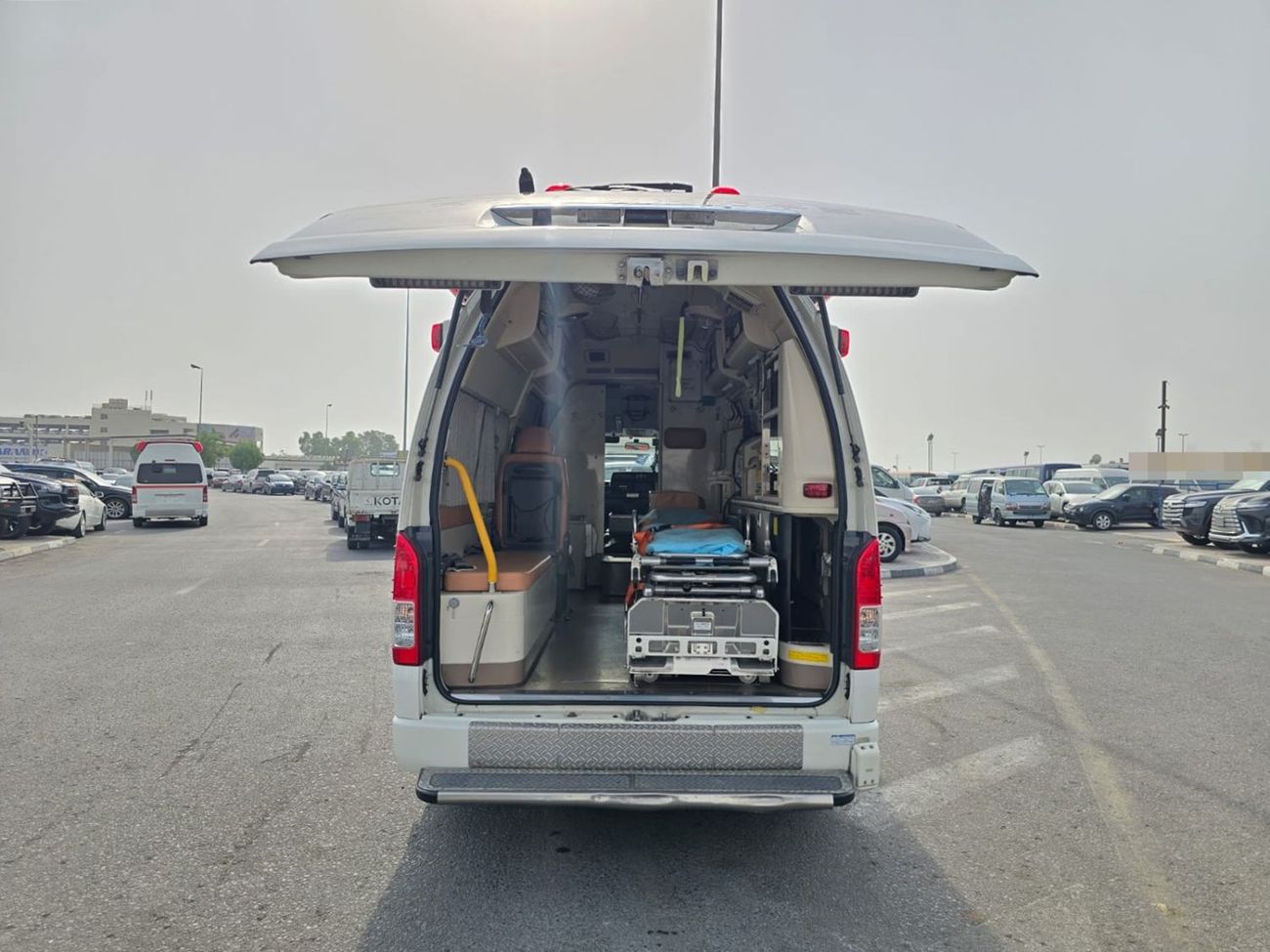 Toyota Hiace TOYOTA HIACE VAN AMBULANCE RHD 2014 MODEL 2.7 L PETROL AUTOMATIC(PM13940)