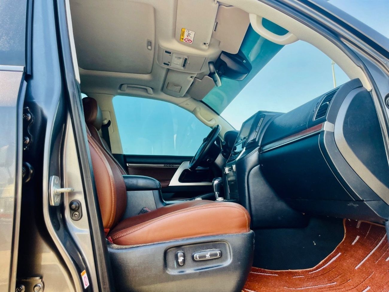 تويوتا لاند كروزر Toyota landcuriser VXR 5.7 V8 2019 Years full option Top the Range accident free