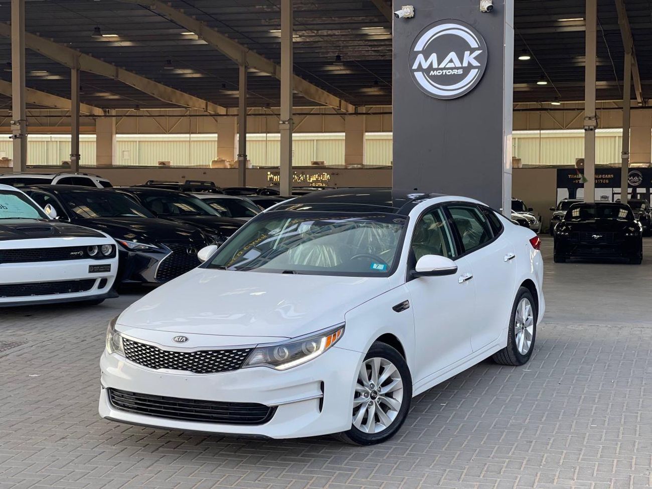 Kia Optima LX 2.4L 2.4L V4  /PANORAMIC SUNROOF / BIG SCREEN / BLIND SPOTS / APPLE- ANDROID AUTO / IN PERFECT CO
