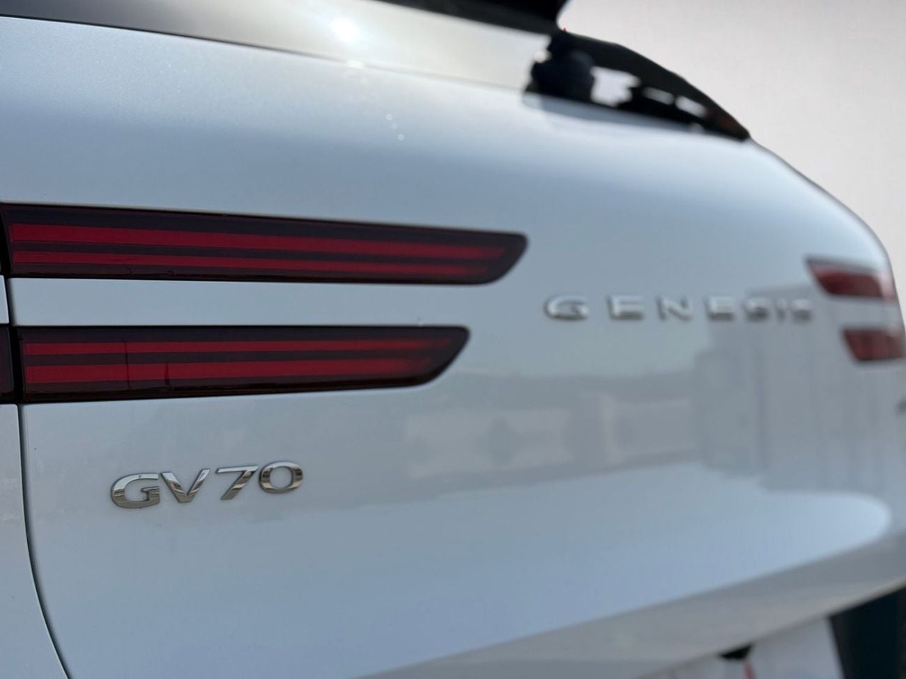 جينيسس GV70 PREMIUM AED 2,240 P.M | 0% DOWN PAYMENT | GENESIS GV70 2.5T AWD | 2.5L TURBO – 304 HP | 2025