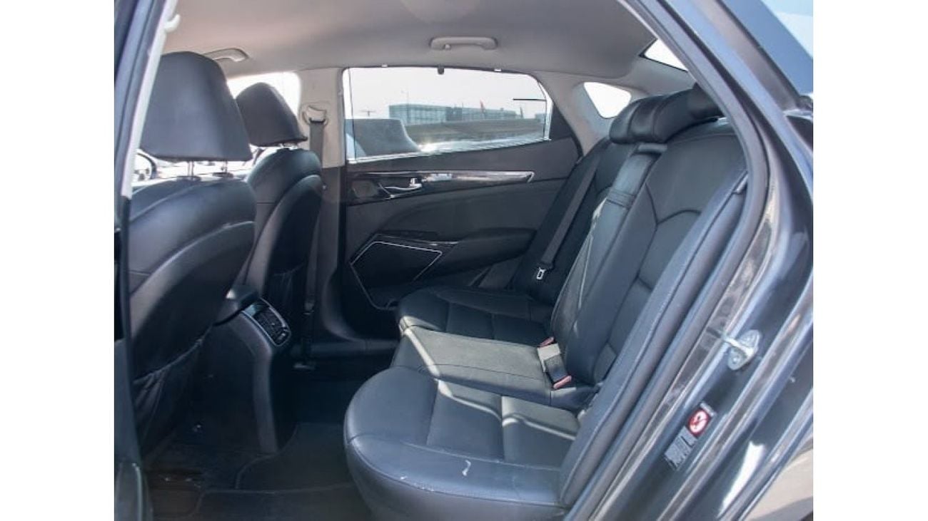 Kia K7 خاليه من الحوادث