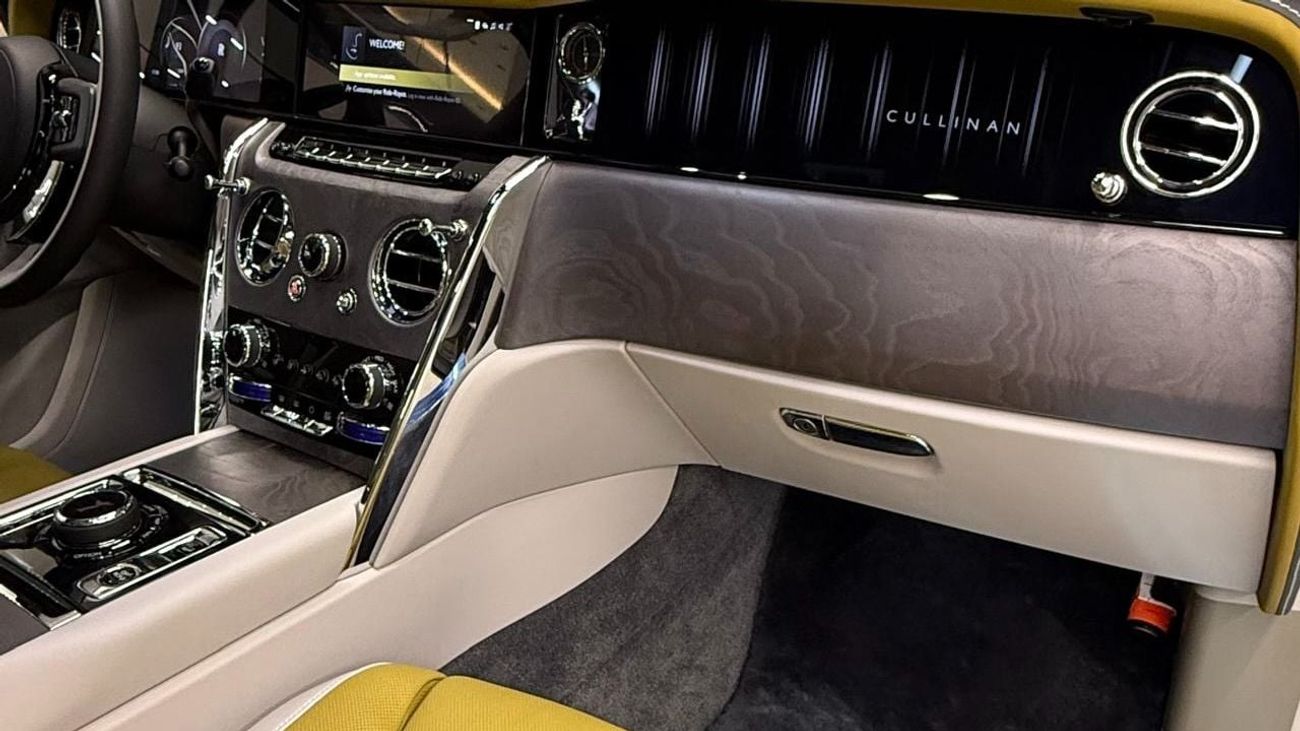 Rolls Royce Cullinan Brand New | European Specs | Special Exterior & Interior Colors