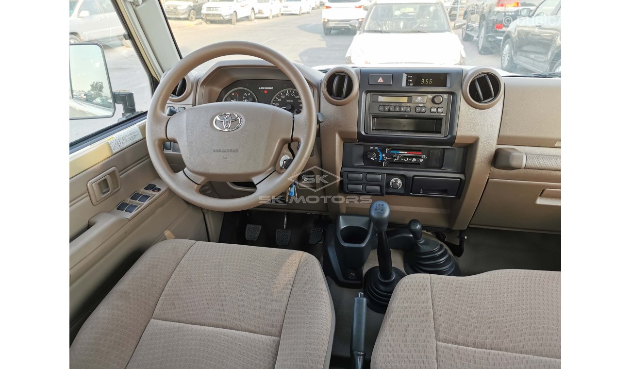 Toyota Land Cruiser Pick Up 4.2L 6CY Diesel, M/T, Differential Lock Switch, Power Locks (CODE # LCDC09)