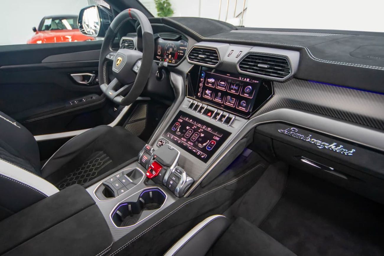 لامبورغيني اوروس 4.0T V8 Performante