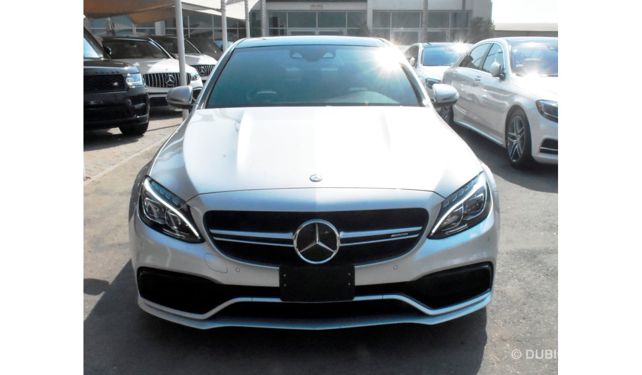 مرسيدس بنز C 63 AMG CLEAN TITLE / CERTIFIED CAR / WITH WARRANTY