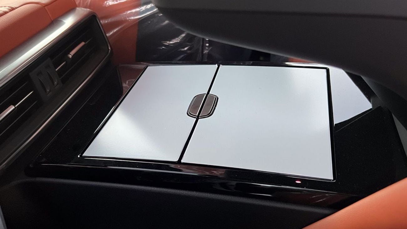 Lexus LX 600 VIP 3.5L LEXUS LX 600h VIP BRAND NEW 3.5L TWIN TURBO