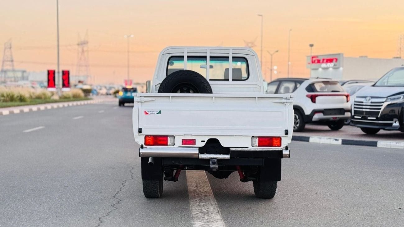 Toyota Land Cruiser Pick Up SINGLE CABIN | RHD | BULL BAR | 4.2L DIESEL ENGINE | MANUAL TRANSMISSION | 1995