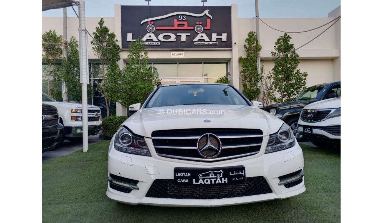 Mercedes-Benz C 250 MERCEDES C250 WHITE COULOUR SUNROOF LEATHER SEATS VERY GOOD CONDTION