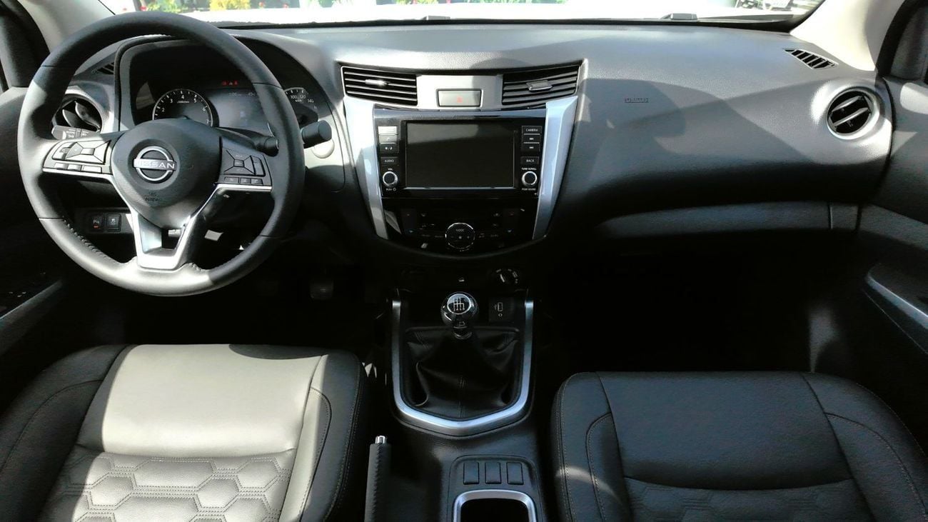 Nissan Navara  2025 Nissan Navara | 2.5L Petrol | 160 HP | Manual | 4x4 | GCC Specs