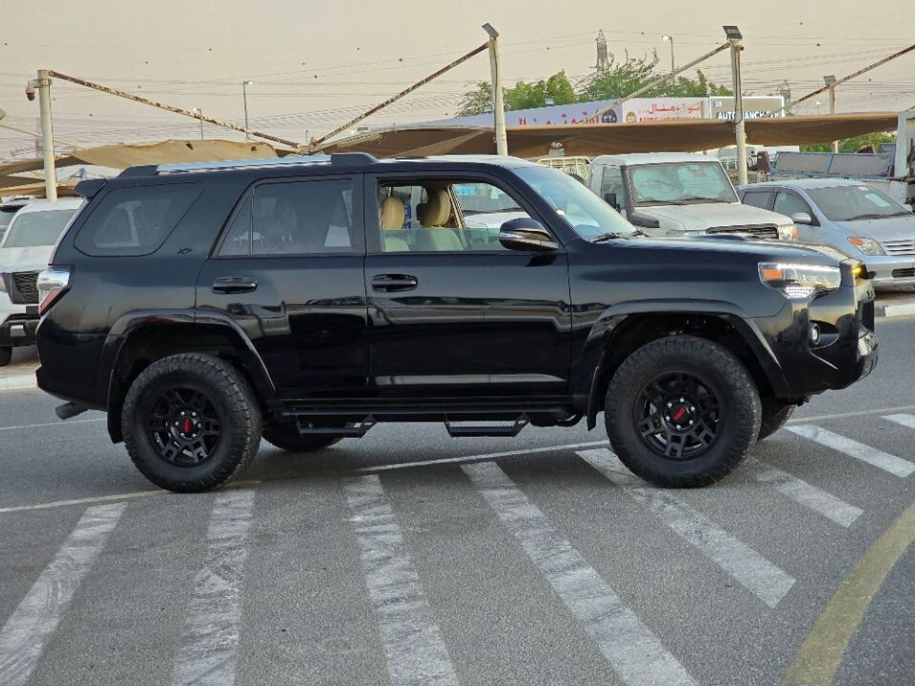 Toyota 4Runner 2023 Model 4x4 , Push button and original leather seats