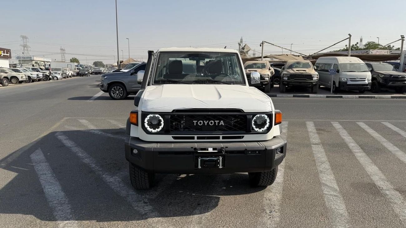 تويوتا لاند كروزر 70 Toyota Land Cruiser hard Top LC76 2.8 AT full option Oman 2025