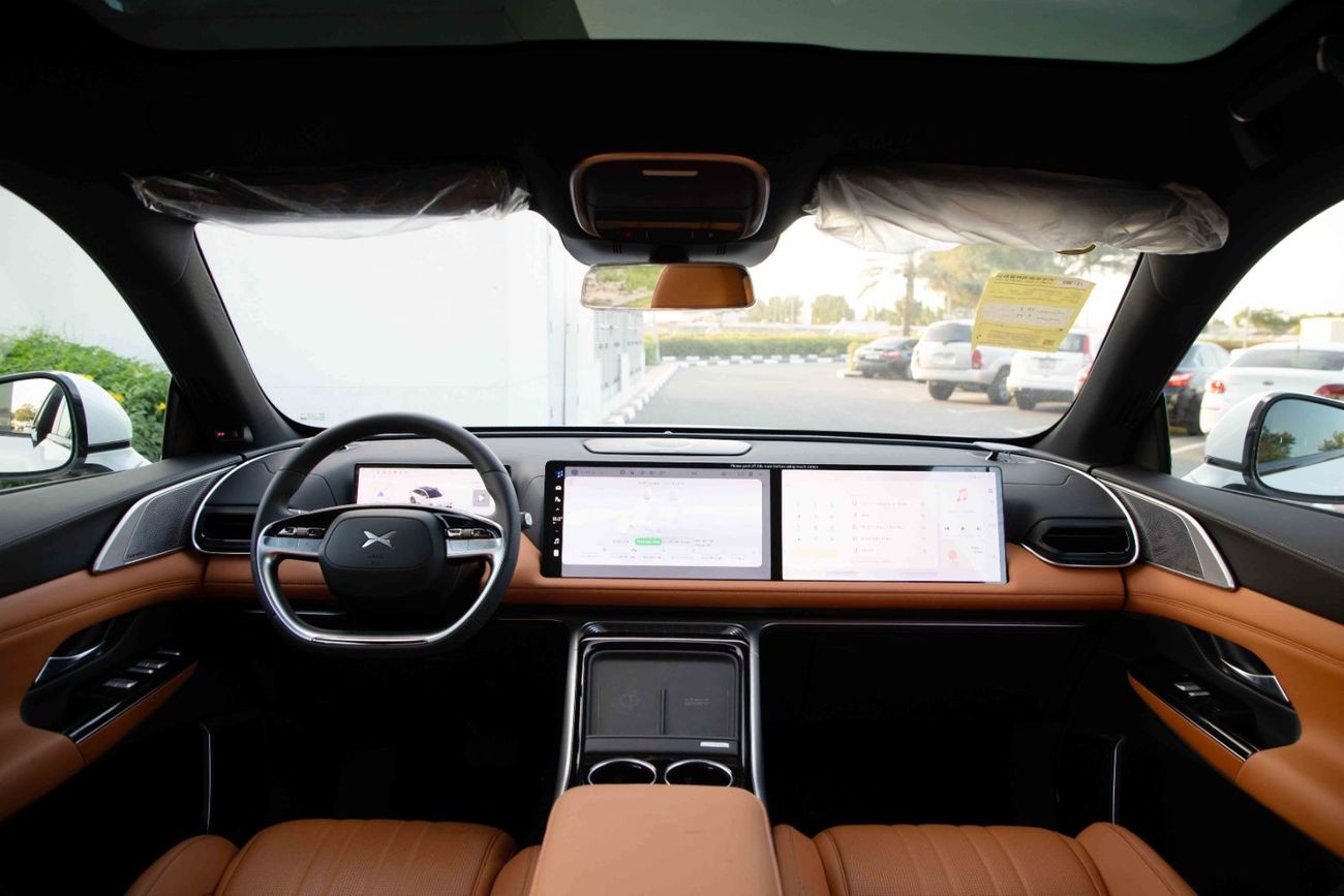 Xpeng G9 2022 Xpeng G9 702 Pro - White inside Brown