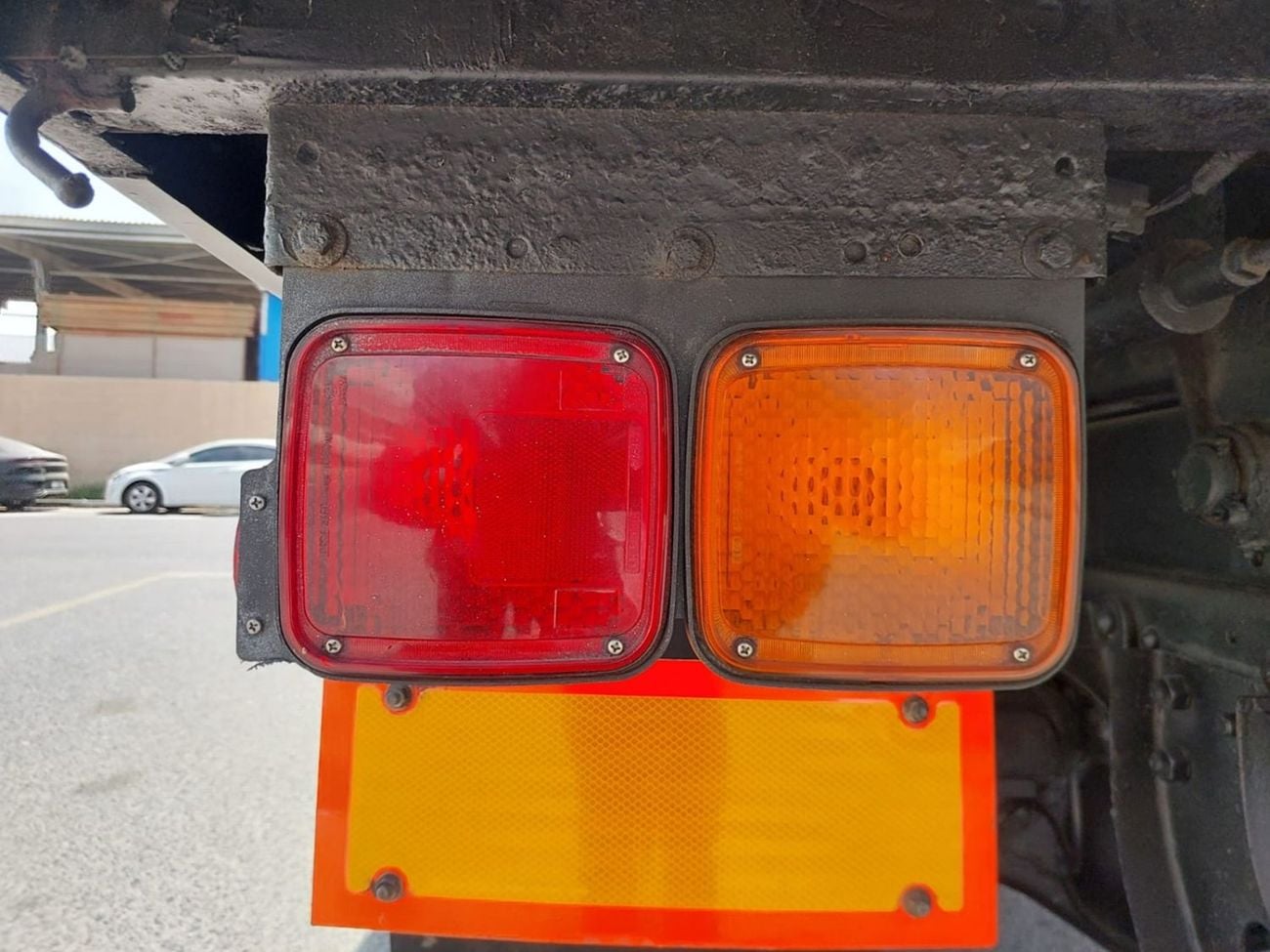 ميتسوبيشي فايتر MITSUBISHI FIGHTER DUMPER TRUCK RHD 2003 MODEL 8.2 L DIESEL MANUAL(PM60964)