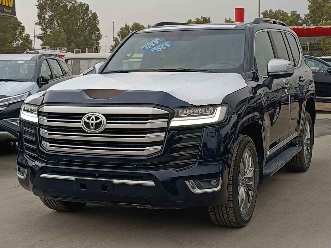 Toyota Land Cruiser LC300 VX / 3.5 V6 PETROL / FRONT PWR SEATS WITH LEATHER / SUNROOF (CODE # LC35VXB1)