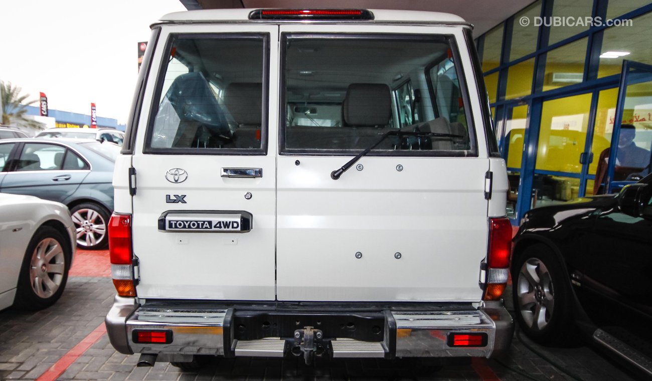 Toyota Land Cruiser LX 4WD