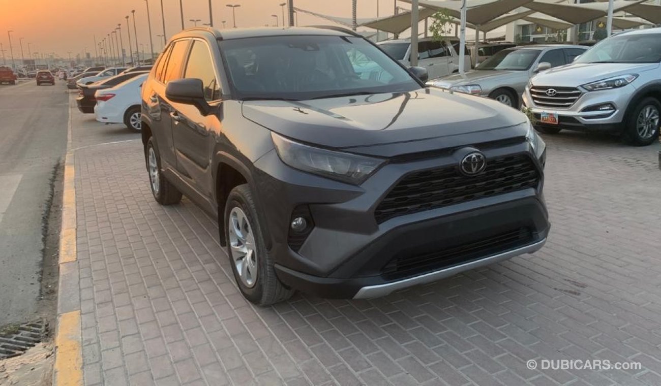 تويوتا راف ٤ GX Low Mileage