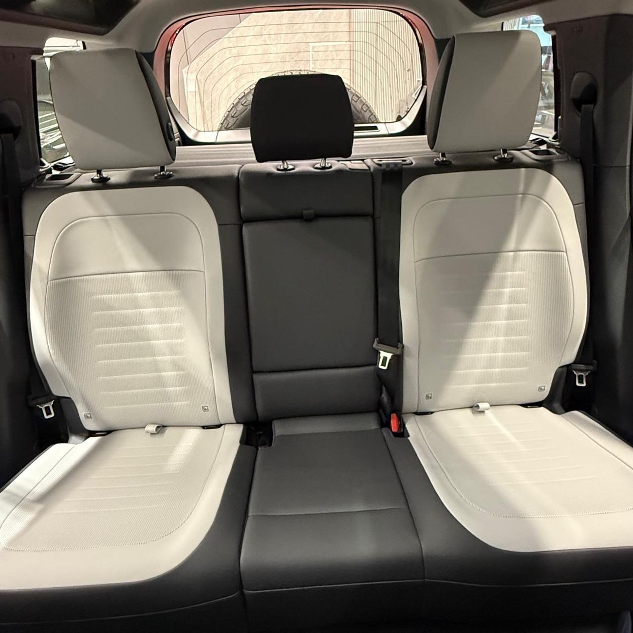 لاند روفر ديفندر OCTA P635 | GCC Specs | 5 years warranty and service