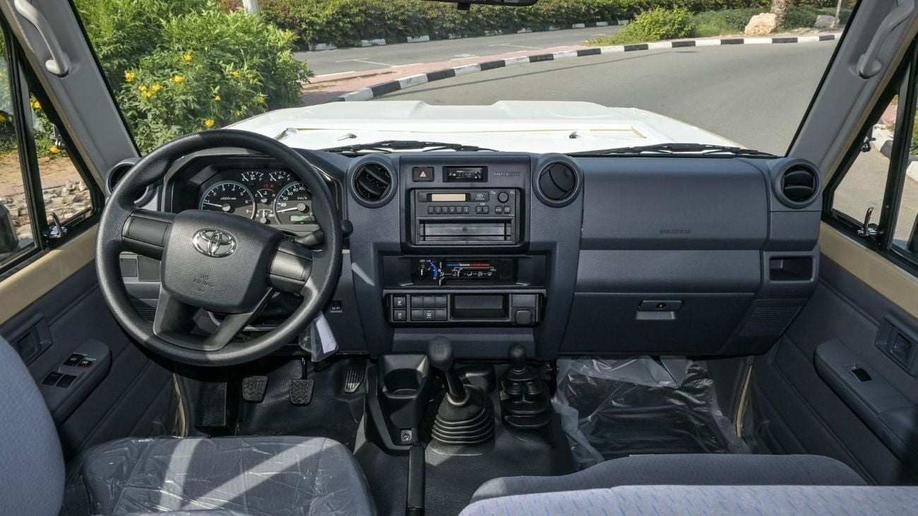 Toyota Land Cruiser 70 LC 78 HARDTOP 4.0L MT ECTAGR020 - 2026 Toyota LC78 3 Doors Hardtop - 4.0L Petrol Manual Beige