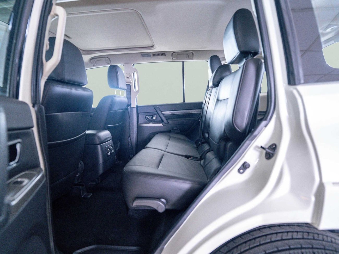 Mitsubishi Pajero GLS Base 3.5L (5 Seater) GLS 3.0