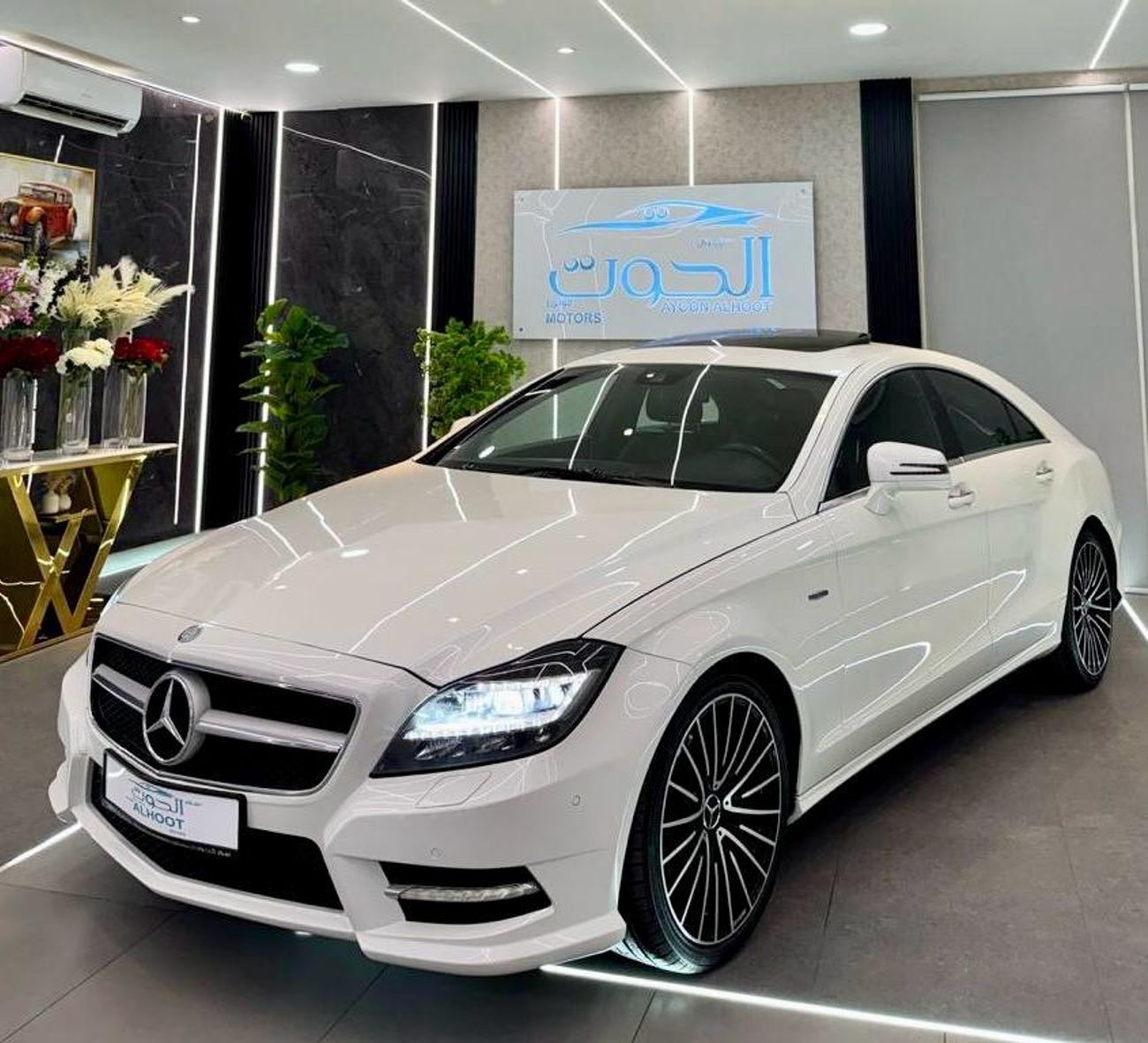 مرسيدس بنز CLS 350 AMG 3.5L AMG MERCEDES *CLS500 KIT* V6 || GCC I| PERFECT CONDITION II TOP OPTIONS