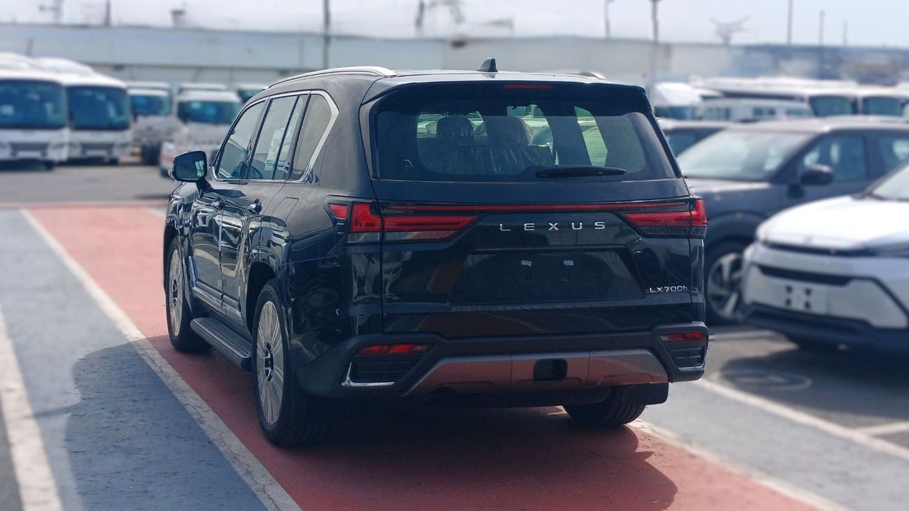 لكزس LX 700h Signature