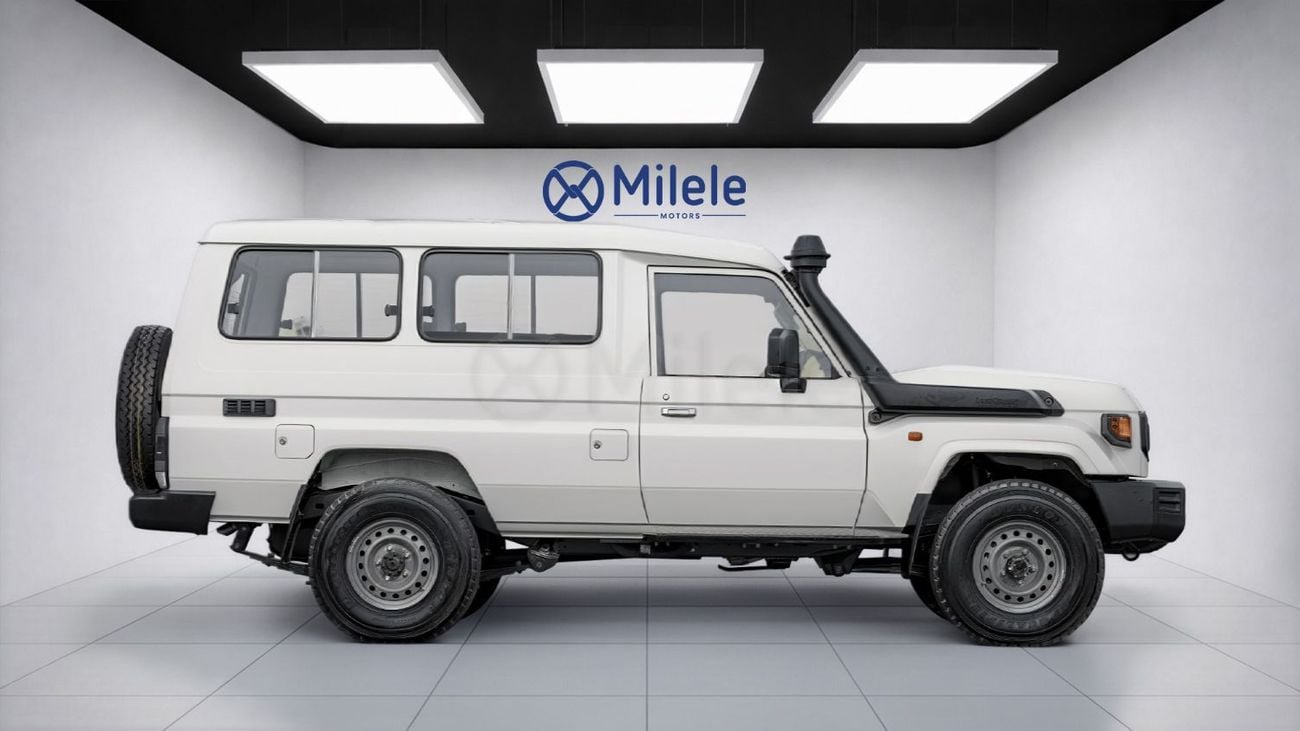 Toyota Land Cruiser 70 LC 78 HARDTOP 4.0L MT
