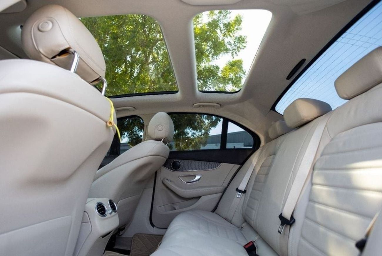 Mercedes-Benz C 200 Mercedes-Benz C200 AMG Pack 2017 GCC under Warranty with Flexible Down-Payment.