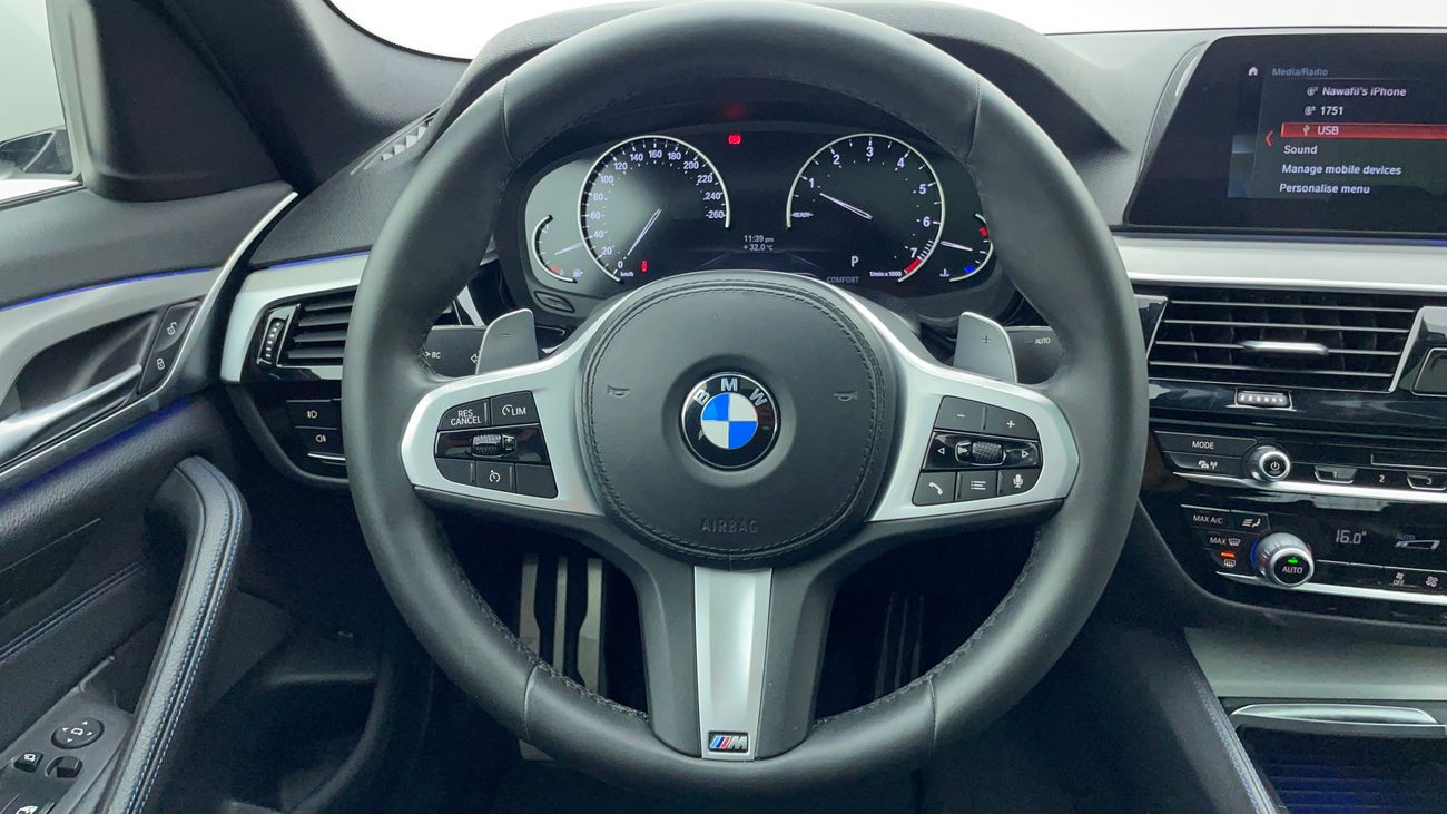 بي أم دبليو 520i M SPORT 2 | بدون دفعة مقدمة | اختبار قيادة مجاني للمنزل