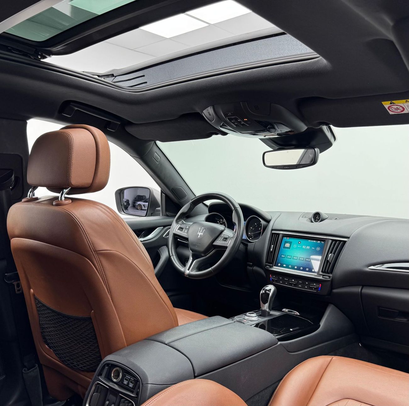 Maserati Levante Std 3.0L (350 HP) 2017 Maserati Levante, Service History, Fully Loaded, Excellent Condition, GCC