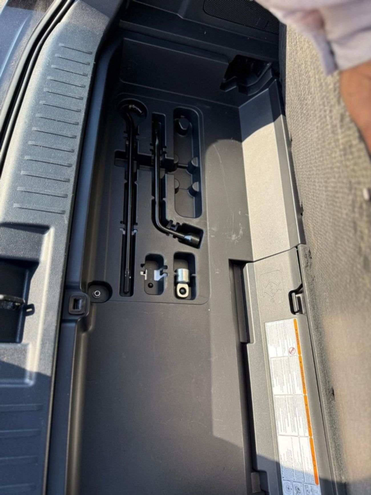 تويوتا هايلاندر Hybrid XLE premium sunroof,leather, push start