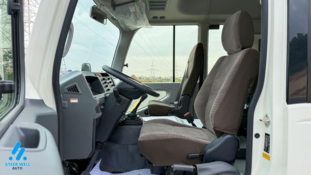 Toyota Coaster 23-Seater Bus 4.0L Diesel RWD GCC Specs Full Option White