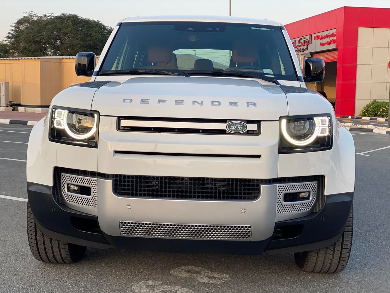 Land Rover Defender GCC SPEC 22 INCH RIMS GCC SPEC UNDER WARRANTY